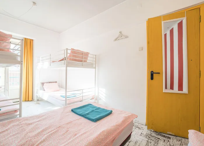 Vistas De بيت شباب Lisboa